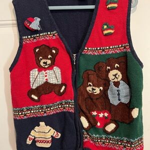 Capacity Woman Knit Vest - Navy with Red Accents